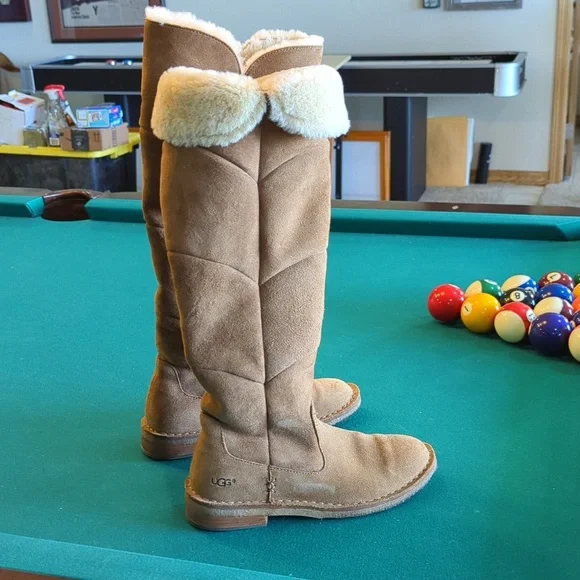 Fantastic, tall, UGGs size6 Tan      Make An Offer - Picture 3 of 7